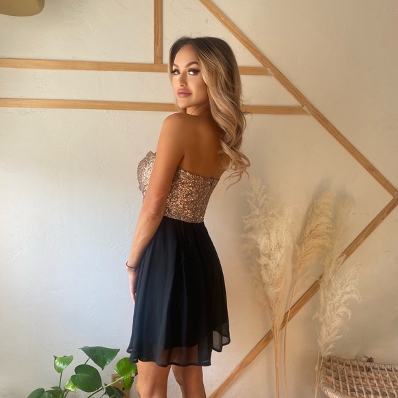 Sleeveless Sequin Top Midi Dress With Tulle Skirt - Picture 3 of 4